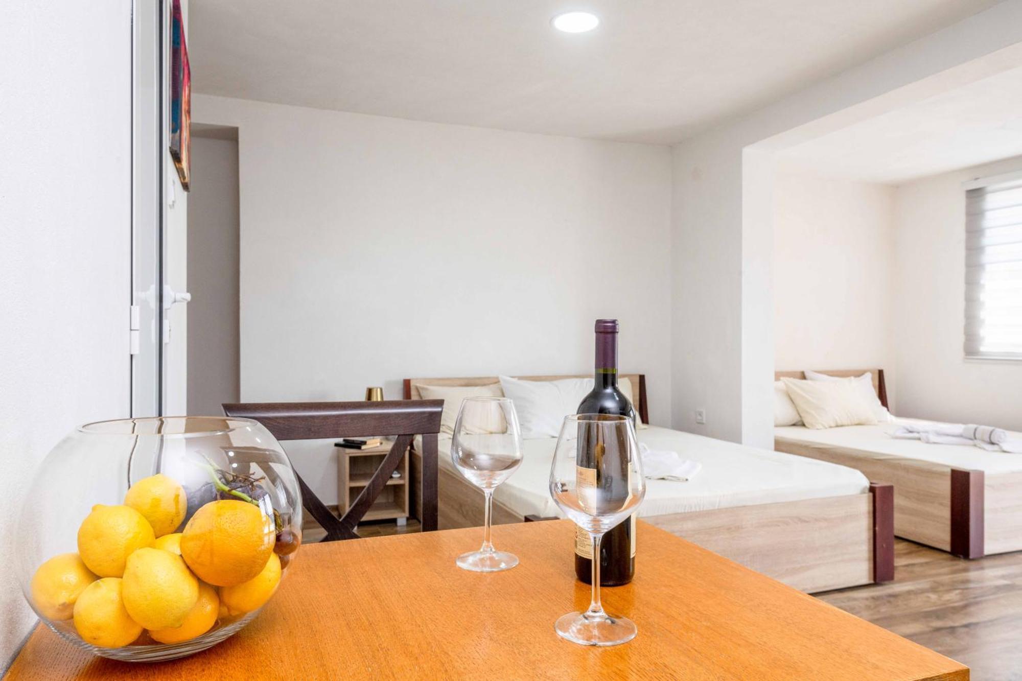 Sumice Inn Петровац Экстерьер фото
